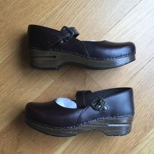 Dansko Mary Jane Clog Size 8 (brand new!)